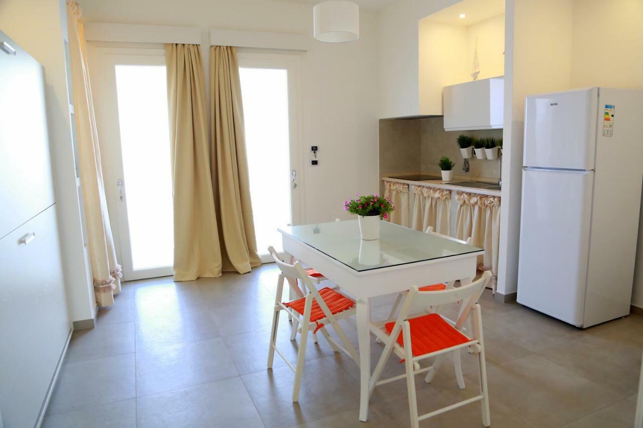 Отель Casa Vacanze Coralloholiday Торре-Лапилло Экстерьер фото
